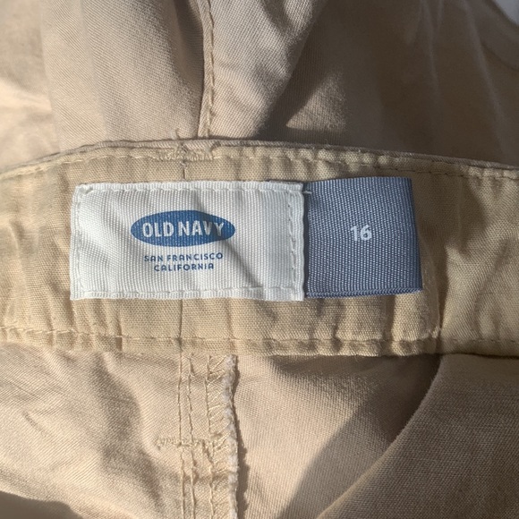 Old Navy shorts - Picture 3 of 3